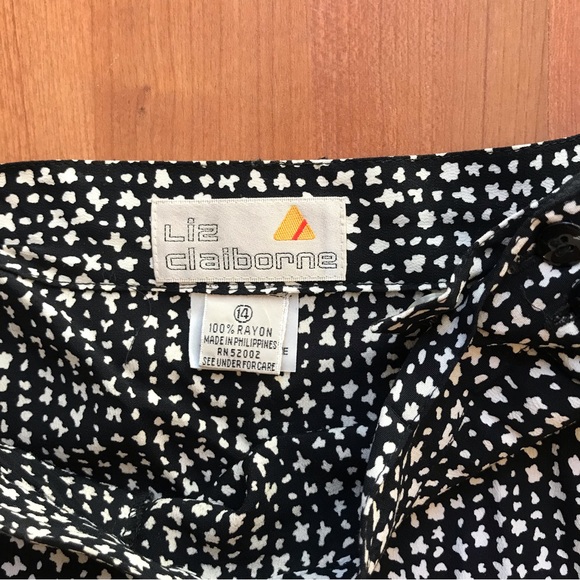 LIZ CLAIBORNE | Vintage 80’s Black MIDI Skirt w/ Cream Floral Spots - Picture 10 of 14